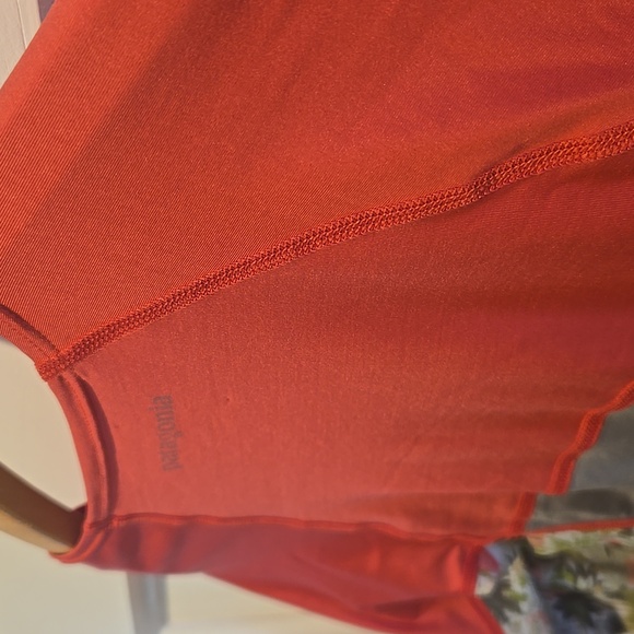 Patagonia Women's Long Sleeve Surf Shirt / Rashguard - Picture 10 of 11